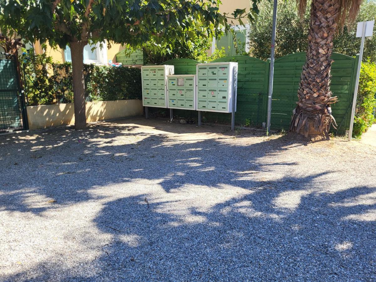 Mazet Climatise Rdj Plages Parking Wifi Gratuit La Londe-les-Maures Exterior foto